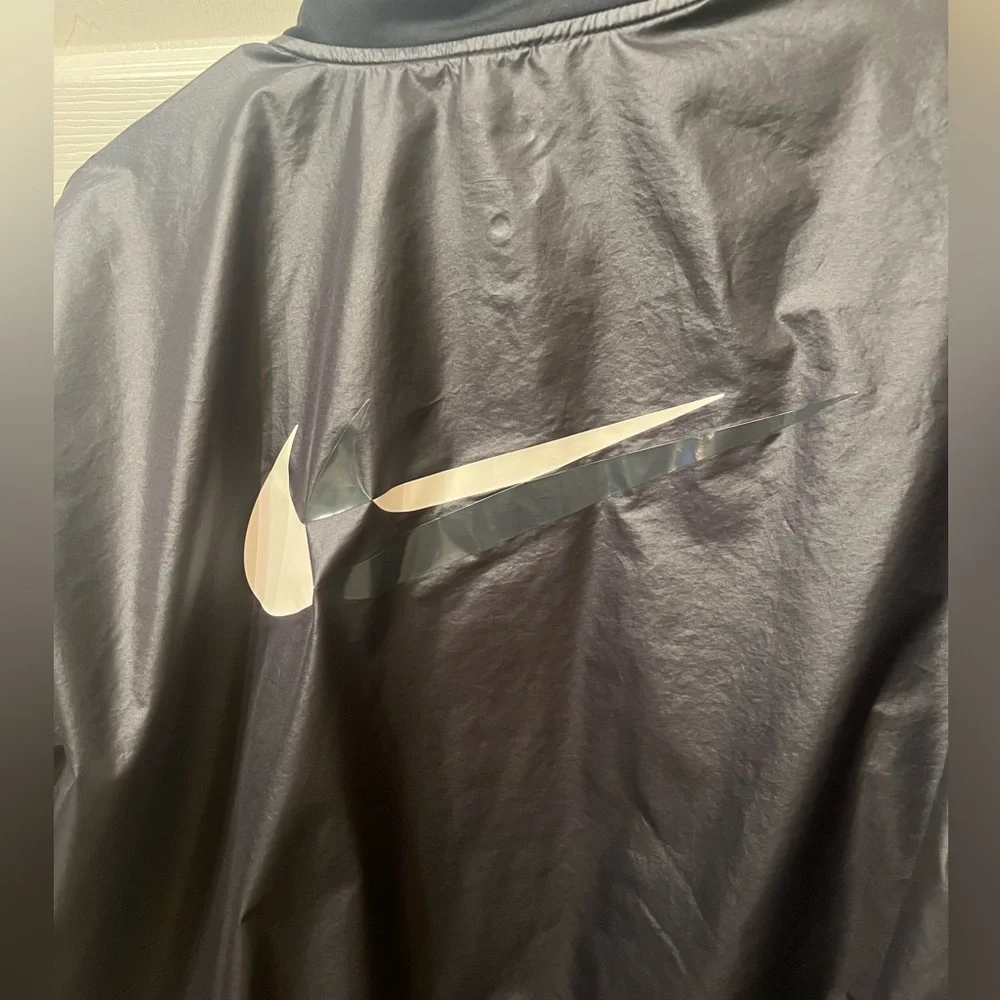 Women’s Nike running windbreaker size L - Picture 7 of 8